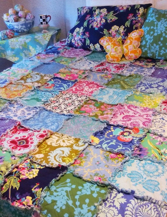 ready-to-ship-queen-size-rag-quilt-bright-bold-by-seamstattered