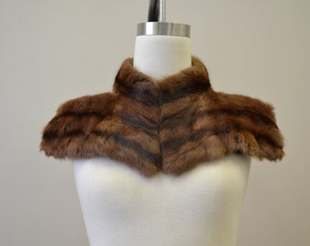 1940s Winged Dark Brown Fur Collar