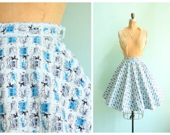 Vintage 1950s Quilted Stagecoach Novelty Print Circle Skirt | Size Small