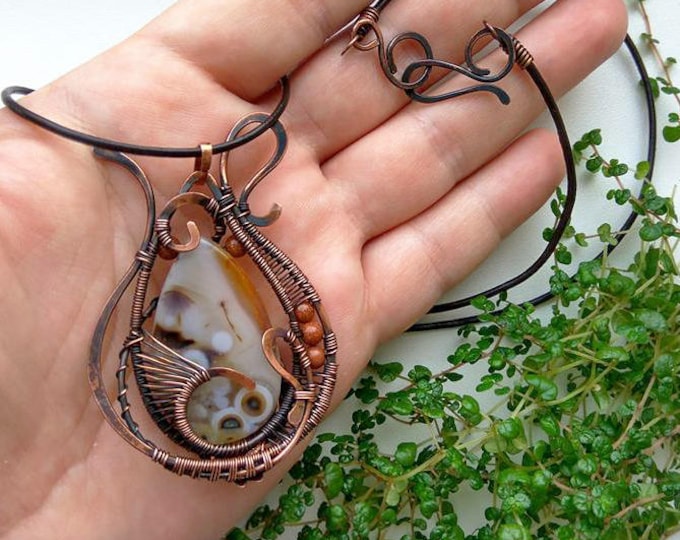 Wire wrapped striped agate pendant with aventurine beads, Copper Wire winding, Fantasy, Birthstone, Natural stone, Semi precious jewelry