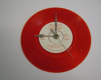 Manchester United Football Club "Onwards Sextons Soldiers" Special Unique 7" Vinyl Record Wall Clock Gift/Present