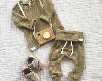 Baby green waffle knit outfit, baby boy clothes, gender neutral baby clothes, baby girl outfit.