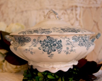 Allerton Blue and Off-white Lidded Serving Dish / Soup Toureen *England Tyrol* Bone Cina
