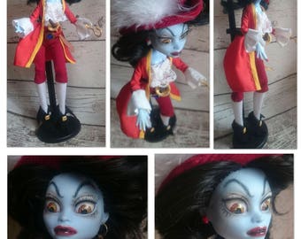 Monster high OOAK repaint Captain Hook