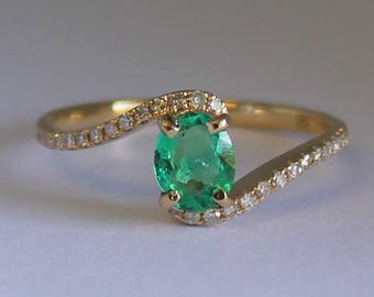 Emerald ring Yellow gold Colombian emerald and 24 diamonds ring certified FGAA