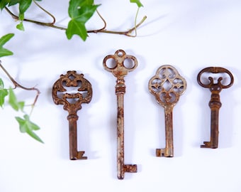 European antique skeleton keys set, 4 old keys, 4 vintage keys, key supply, industrial decor, furniture keys, keys collection, rusty keys