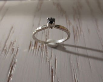 3mm Tiny Rose Cut Black Diamond Ring in Sterling Silver with Hammered Band sz 7 1/4