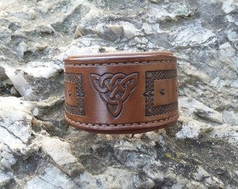 Bracelet en cuir inspiration celtique