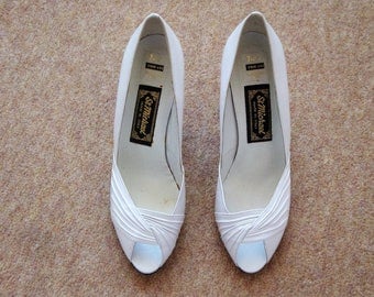 heel toe peep pump beaded bridal lace low shoe ivory