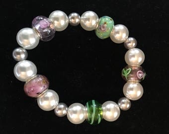 Pearl bracelet with pink and green Murano glass beads