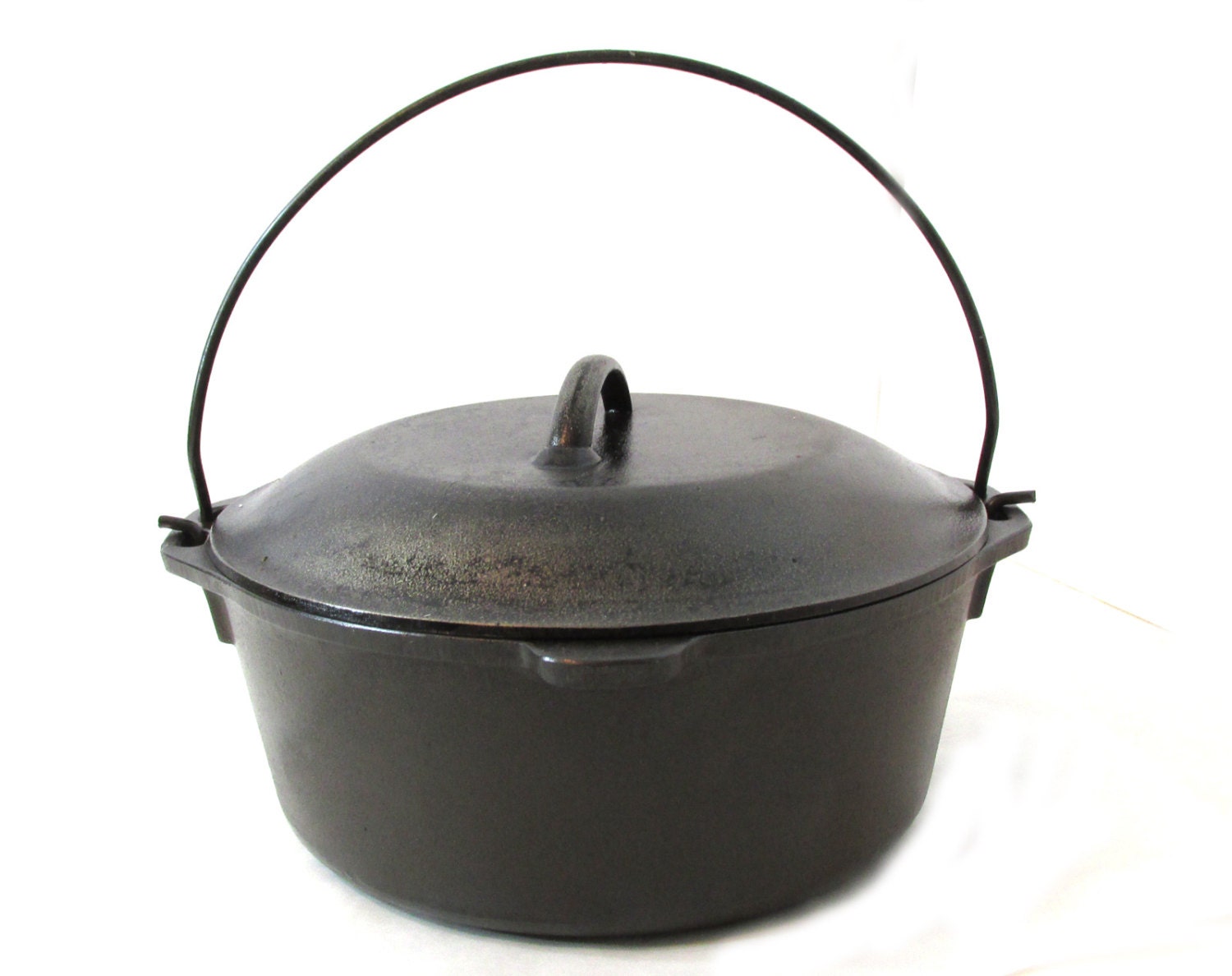 Cast Iron 8 Kettle Dutch Oven Old Vintage Cookware