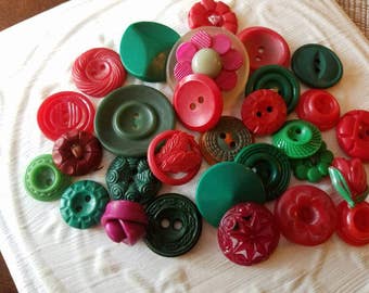 Vintage Buttons - Cottage chic mix of red and green lot of 29 old and sweet(mar 54 17)