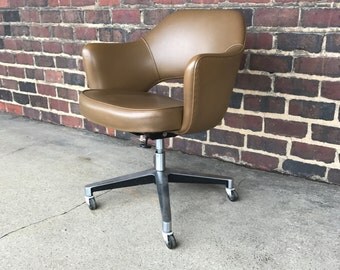 Midcentury modern Saarinen Swivel Office Chair