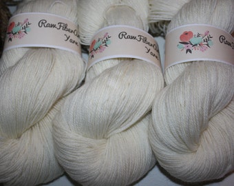 RawCo.Superwash Sock Yarn Soft & Luxurious Dyers Special! Fingering 3ply Sock Yarn Ecru