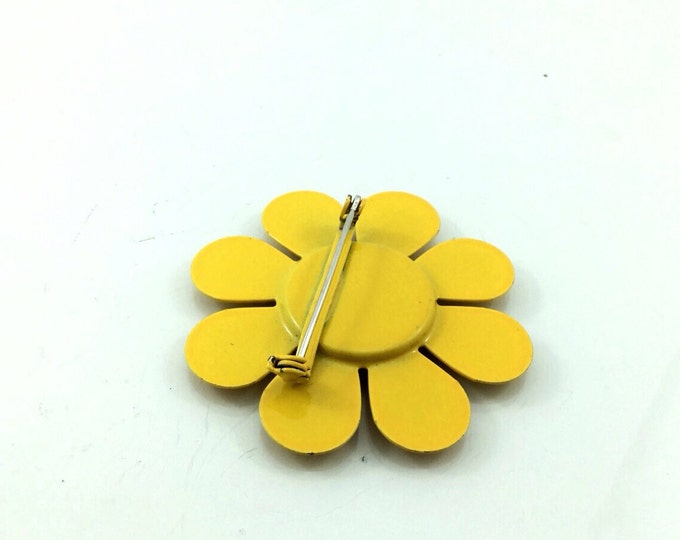Yellow Vintage Sunflower Brooch, Metal Enamel Flower Brooch, Daisy Brooch, Yellow Brooch. Blossom Brooch. Daisy Brooch. Black eyed susan.