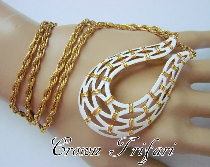 Vintage Crown Trifari White Enamel Goldtone Pendant Necklace / Designer Signed / Jewelry / Jewellery