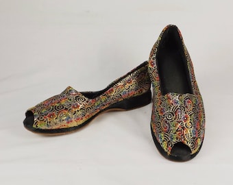 OOMPHIES Chinoiserie Brocade Peep Toe Slippers Size 5-1/2 M 5.5 M