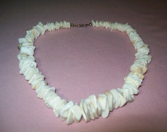 Vintage shell bead necklace, beach jewelry, shell jewelry