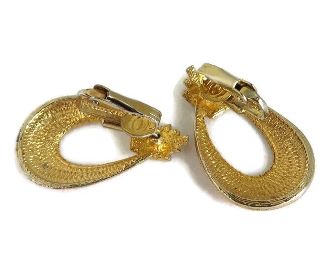 Vintage Coral Pink Oval Hoop Gold Tone Clip-on Earrings