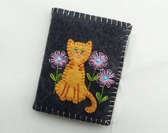 Cat Needle Book, Wool Felt Needle Case, White Cat Needle Book, Embroidered Needle Holder