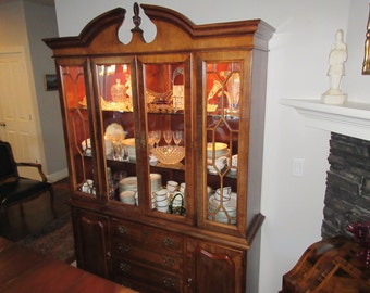 STONELEIGH STANLEY FURNITURE Corporation China Cabinet