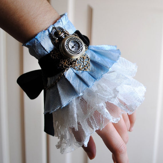 alice in wonderland wrist watch