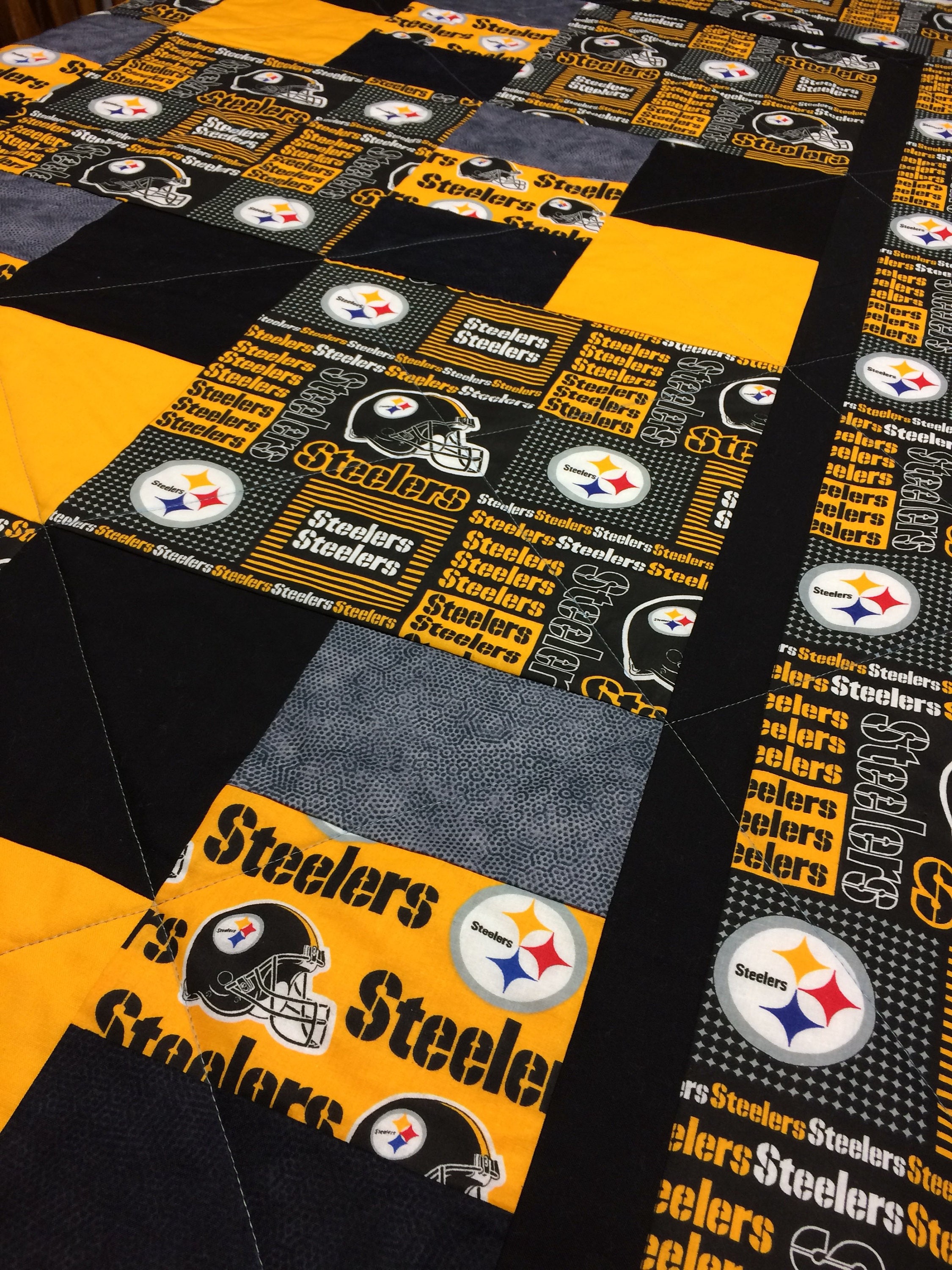 pittsburgh-steelers-quilt