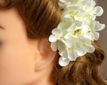 White hair flower clip - delicate white hydrangea hair flower vintage 30s 40s 50s pin up style - spring flower - small