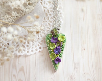 Meadow necklace for grandmother gift from granddaughter gift Spring birthday gift Flower jewelry Nature lover gift Botanical jewelry for mom