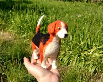 Beagle dog, felted animal, pet, natural materials, whool, soft, gift, unique, decoration, textile art, felt, present, animal, figure, statue