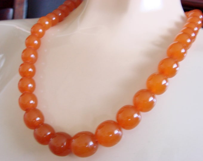 Vintage Pressed Baltic Natural Honey Amber Graduated Bead Necklace / 57 Grams / Jewelry / Jewellery