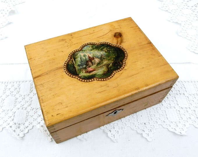 Vintage French Trinket Wooden Box with an image of a Romantic Castle, Shabby, Chateau, French Country Decor, Jewelry, Vintage, Retro