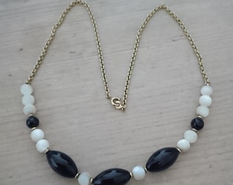 Vintage mother of pearl and black bead necklace