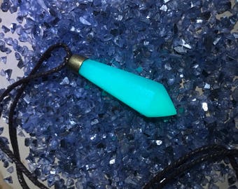 Glow-in-the-Dark Atlantis Crystal Necklace Prop Replica