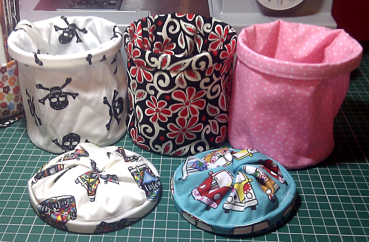 Collapsible Thread/Scrap Catcher PopUp Thread Catcher