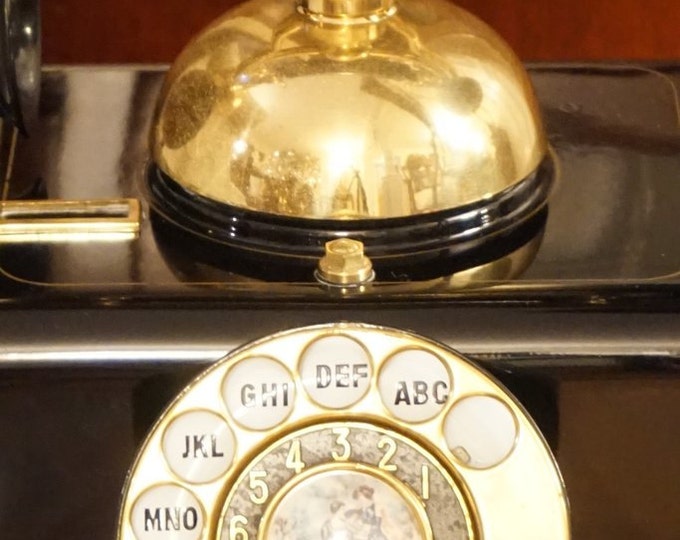 Antique Style Pedestal Phone