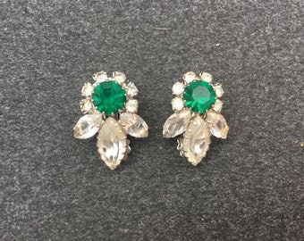 Vintage Clear and Emerald Green Rhinestone Flower Earrings 0862
