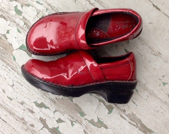 red patent leather danskos