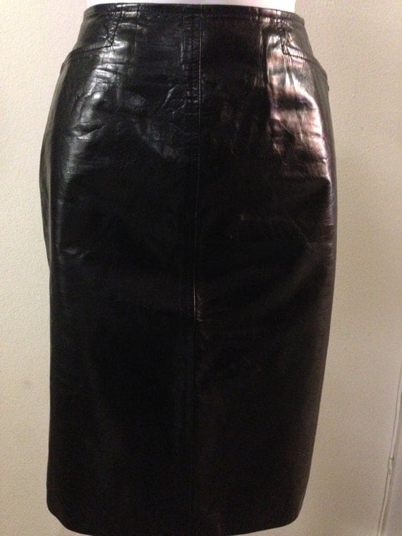 1980s Ellen Tracy Black Leather Skirt with front pockets