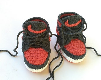 Crochet baby Nike booty, Nike Air Jordan baby shoes, Crochet Jordan shoes, Baby crochet booties, crochet baby shoes