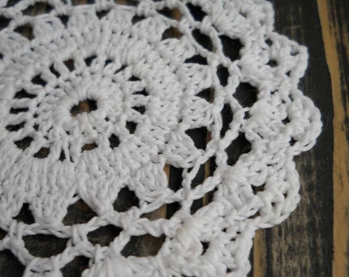 White cotton doily, crochet lace doily, white doily, crocheted decoration, crochet table decor, decorative crochet, crochet ornaments, lacey