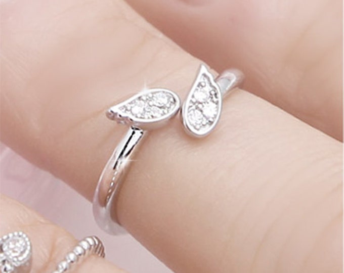Silver Angel's wing Ring. Adjustable size
