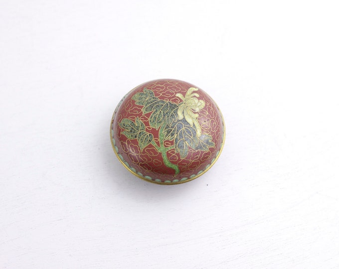 Chinese Cloisonne pot, metal pill box, jewelry storage box, white chrysanthemum on red surface, tiny metal box, spring launch green