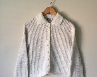 Vintage Creme Acrylic Knit Cardigan Size Small/Medium