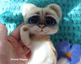 Needle felted cat, Lunar cat, felted kitten, Cat toy, felt cat, needle felted animals, felt ornaments, wool figurine cat, hand made toy cat