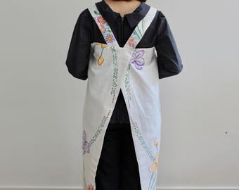 Vintage Lilies fabric Japanese apron.Free Uk mainland shipping