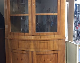 Biedermeier, corner cabinet, cherry veneered, Rheinland ca.1830, elegant form!