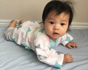 100% Cotton Baby Kimono Robe (Starry) || Perfect Baby Shower Gift for Boys and Girls || Airy, Summery and Lightweight || Machine-wash safe