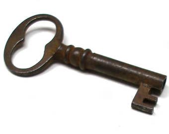 Small skeleton KEY for altered art or jewelry. 2 1/8".