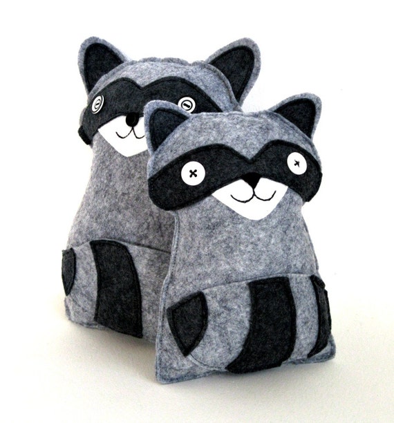 pillow pets raccoon